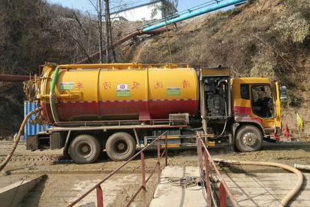 连江透堡清理水管道,马桶堵了维修